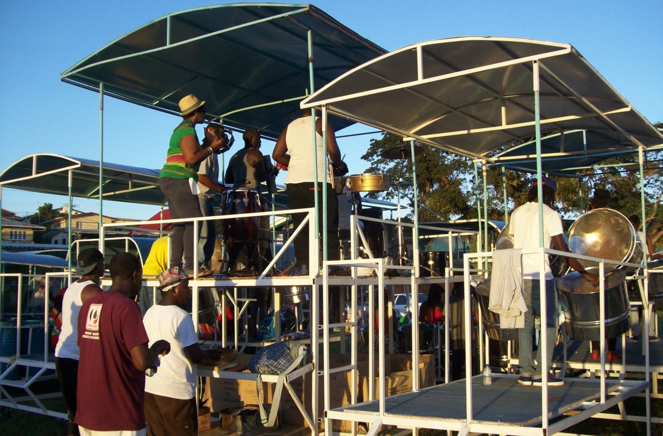 64_SC-Small_Tornadoes_The engine room and a 4-Cello in practice_20150125_tobagojo@gmail.com_100_5060B_1366w_899h.jpg